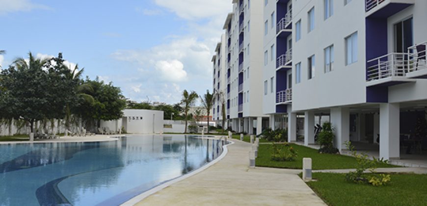 Apartment in Habitalia, across from Plaza Outlet Cancun.