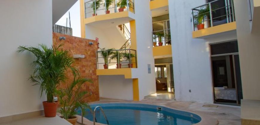 Apartment Tower in Isla Mujeres – Avenue and Beach Front (2 Suites and 3 Apartments)