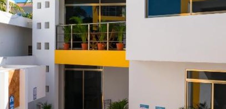 Apartment Tower in Isla Mujeres – Avenue and Beach Front (2 Suites and 3 Apartments)