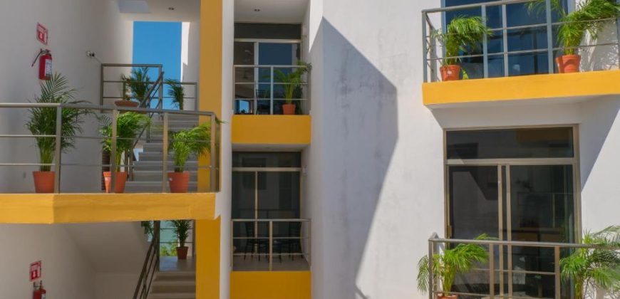 Apartment Tower in Isla Mujeres – Avenue and Beach Front (2 Suites and 3 Apartments)