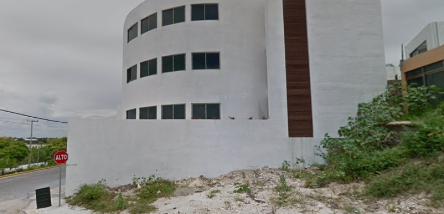 Apartment Tower in Isla Mujeres – Avenue and Beach Front (2 Suites and 3 Apartments)