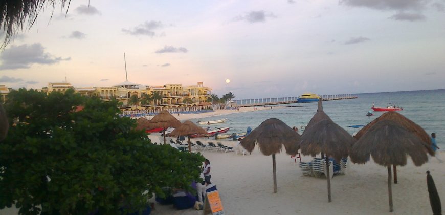 Land in Playa del carmen with Beach front – (Next to Hotel)